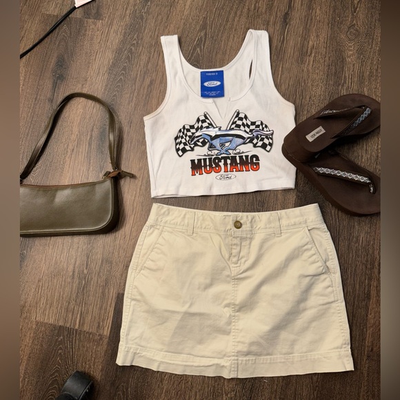 Old Navy Dresses & Skirts - Y2K beige perfect mini skirt size 2